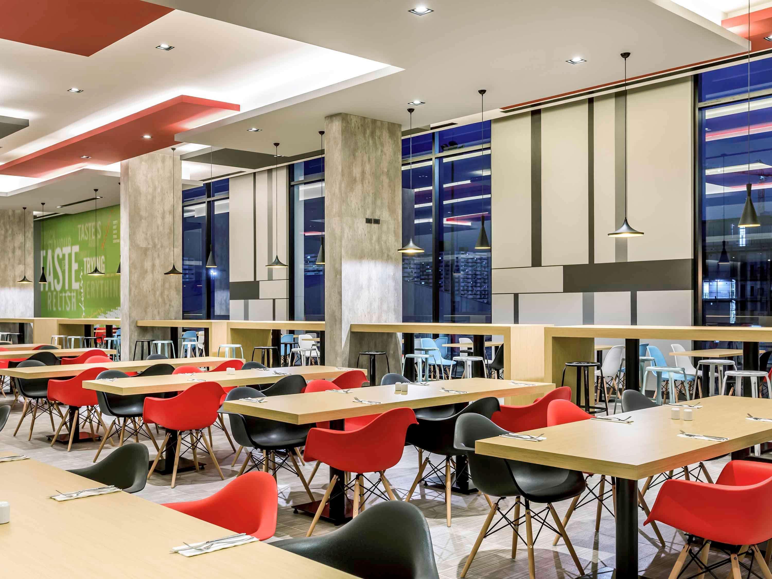 Отель Ibis Bangkok Impact Нонтхабури Экстерьер фото