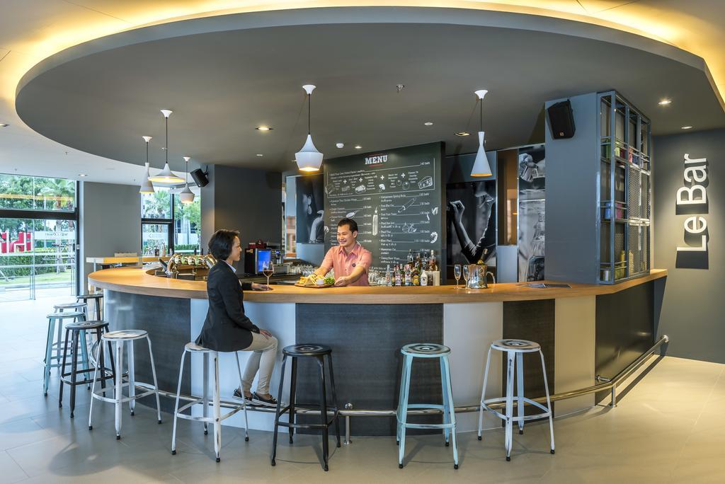 Отель Ibis Bangkok Impact Нонтхабури Экстерьер фото